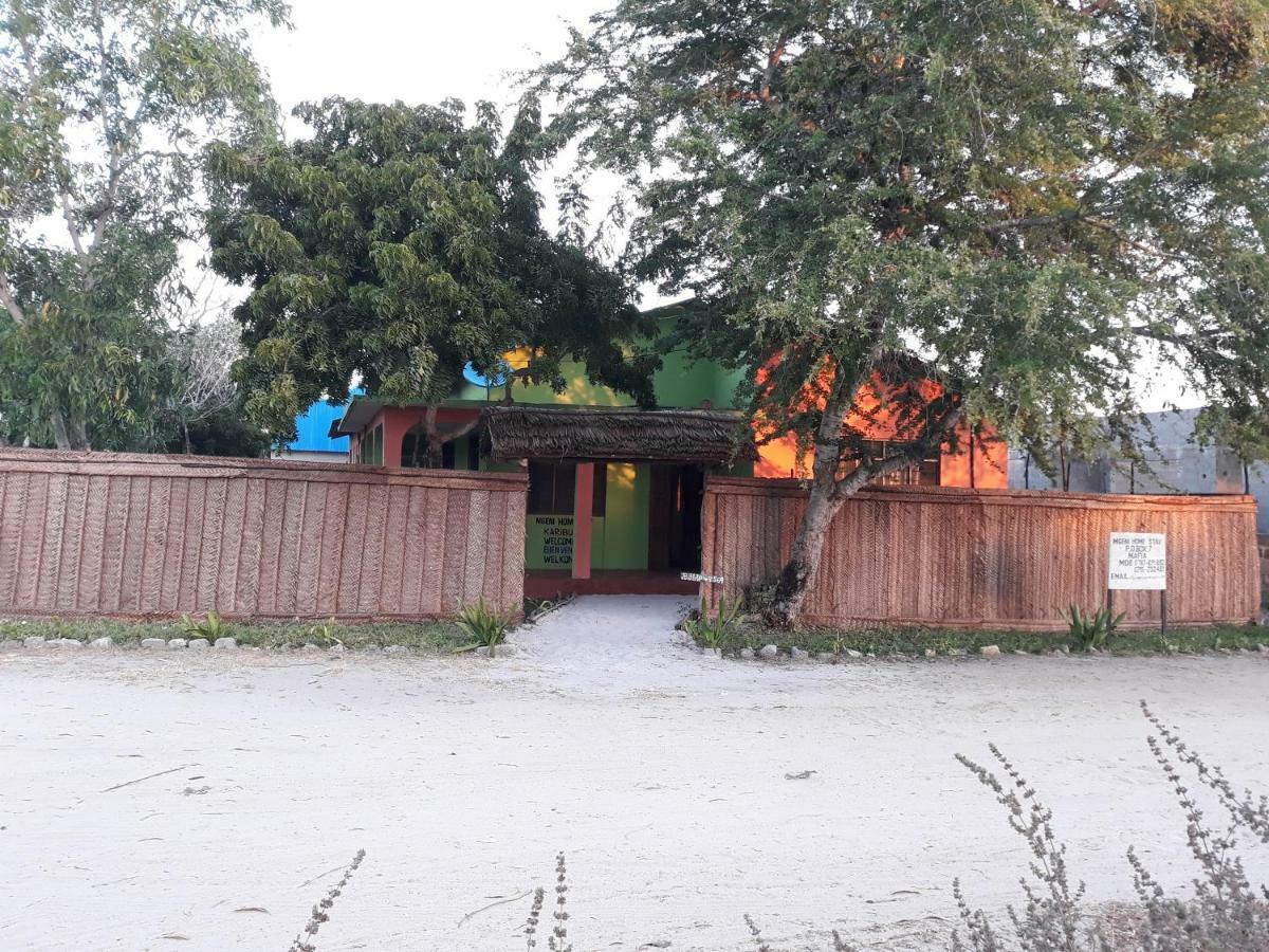 Mgeni Homestay キリンドニ エクステリア 写真
